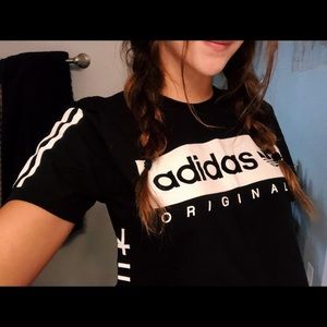 Cropped, Adidas short sleeve tee